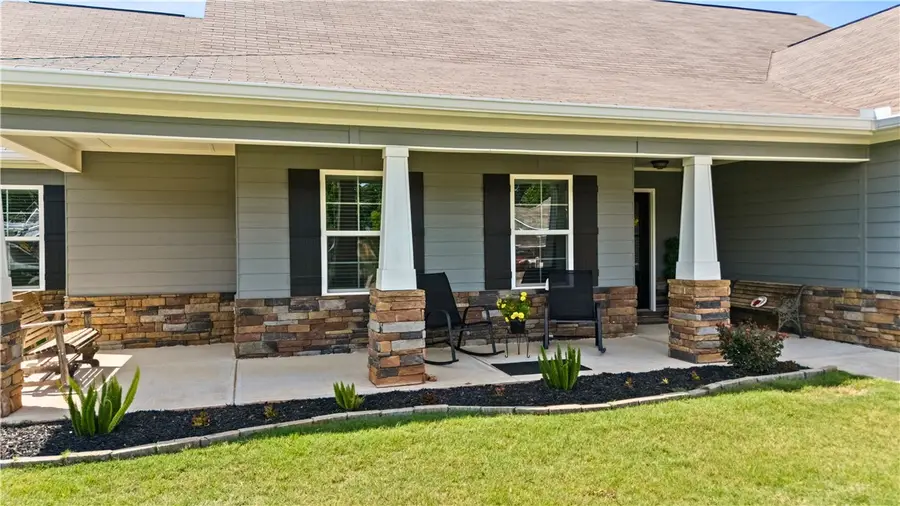 2702 East Point Drive, Opelika, AL 36804 - #2