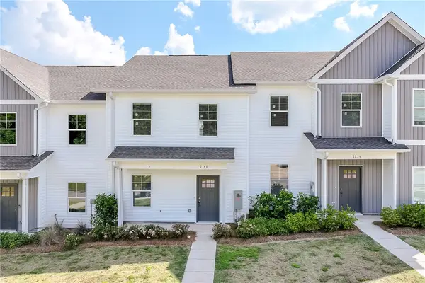 2141 Cobblestone Drive, Opelika, AL 36804