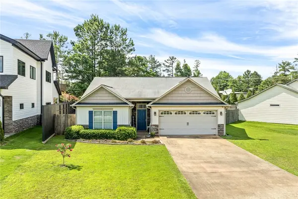 2004 Dutch Court, Opelika, AL 36801