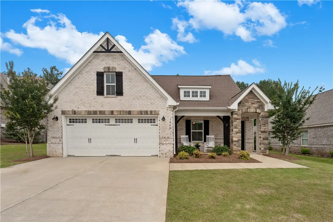 1060 Hampstead Lane, Opelika, AL 36801 - #1