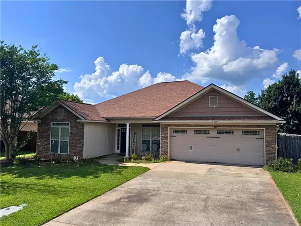 2706 Youngwood Lane, Opelika, AL 36801