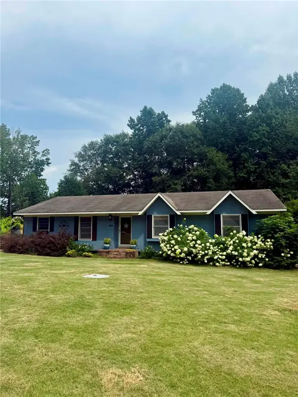 2004 Baton Court, Opelika, AL 36801