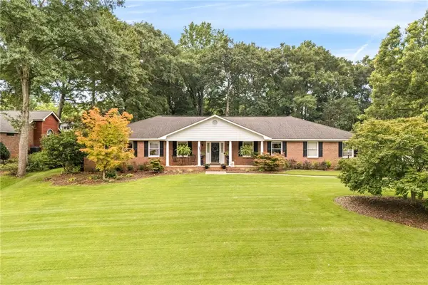 503 Winterburn Avenue, Opelika, AL 36081