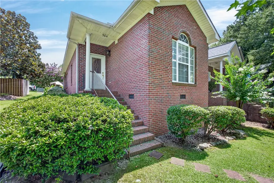 584 E Thach Avenue, Auburn, AL 36830 - #2