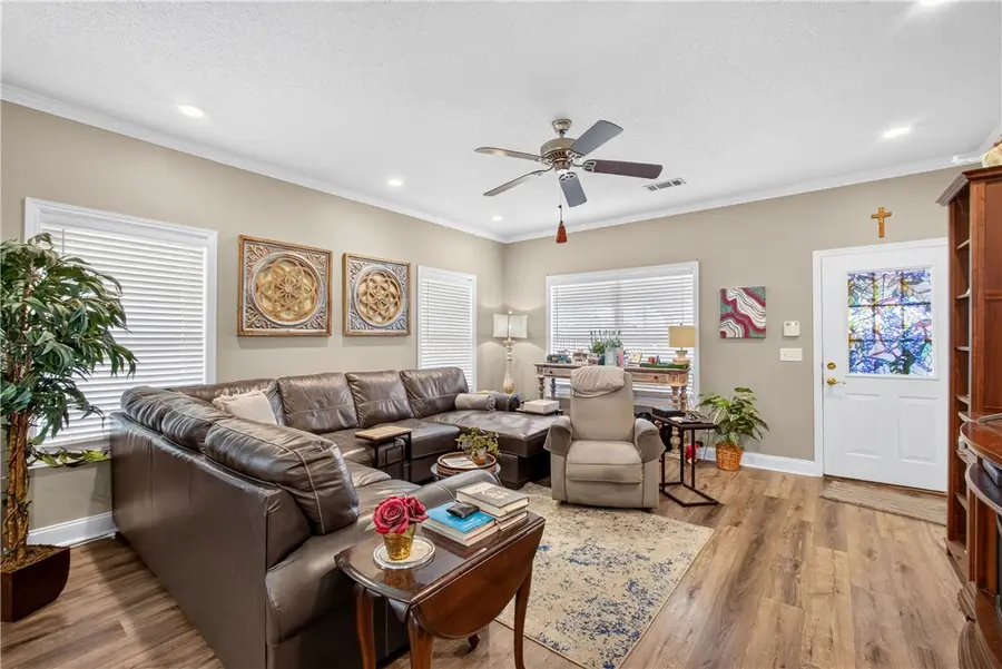 584 E Thach Avenue, Auburn, AL 36830 - #3