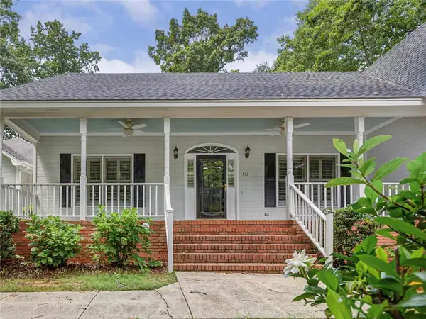 513 Winterburn Avenue, Opelika, AL 36830
