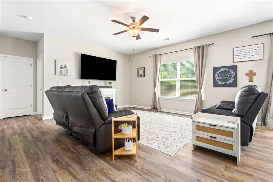 45 Wood Hill Drive, Smiths Station, AL 36877 - #3