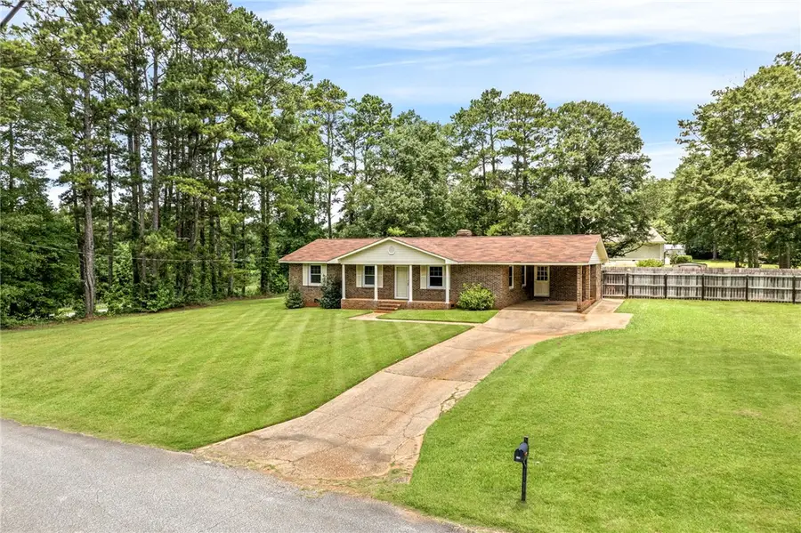 516 Pinecrest Drive E, La Fayette, AL 36801 - #2