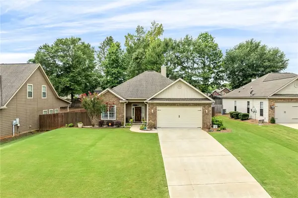 2706 Carriage House Lane, Opelika, AL 36801