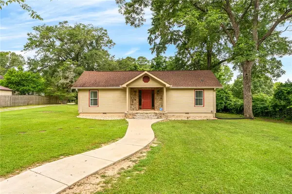 580 E University Drive, Auburn, AL 36830