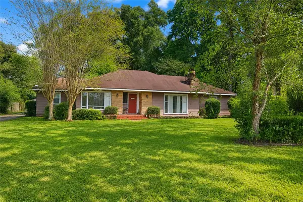 105 Austin Lane, Wetumpka, AL 36092