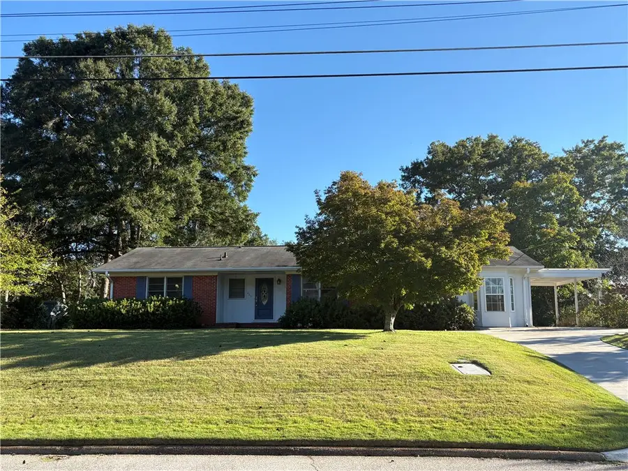 209 Etowah Avenue, Opelika, AL 36801 - #2