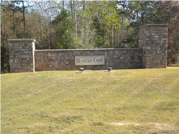 2626 Hannah Drive, Deatsville, AL 36022