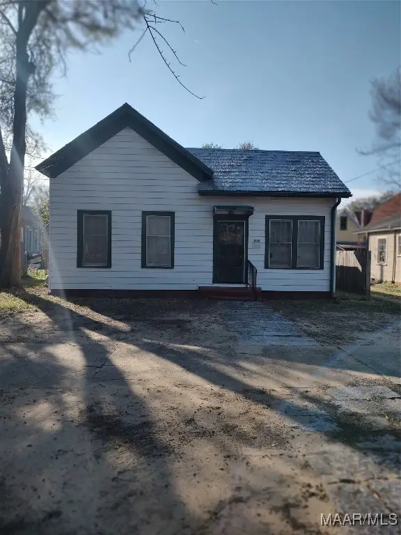 210 Selma Avenue, Selma, AL 36701