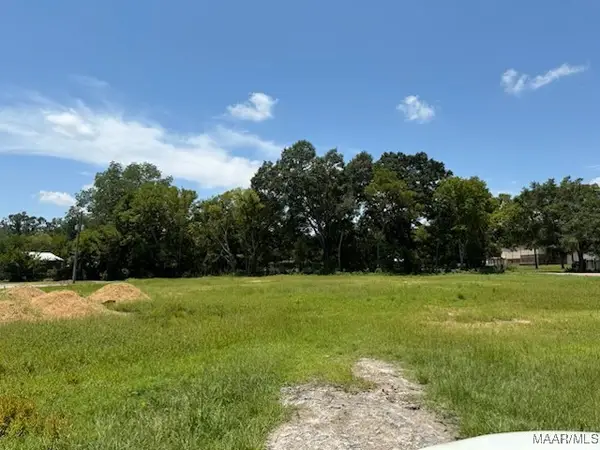 631 & 633 Medical Center Parkway, Selma, AL 36701