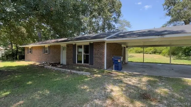 152 Meadow Lane Drive, Elmore, AL 36025 - Image #1