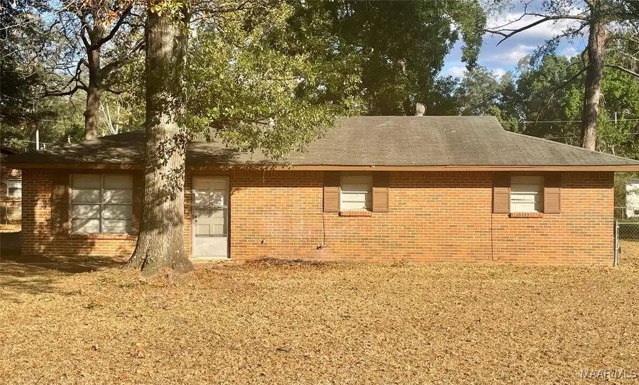 195 Meadow Lane Drive, Elmore, AL 36025 - Image #2