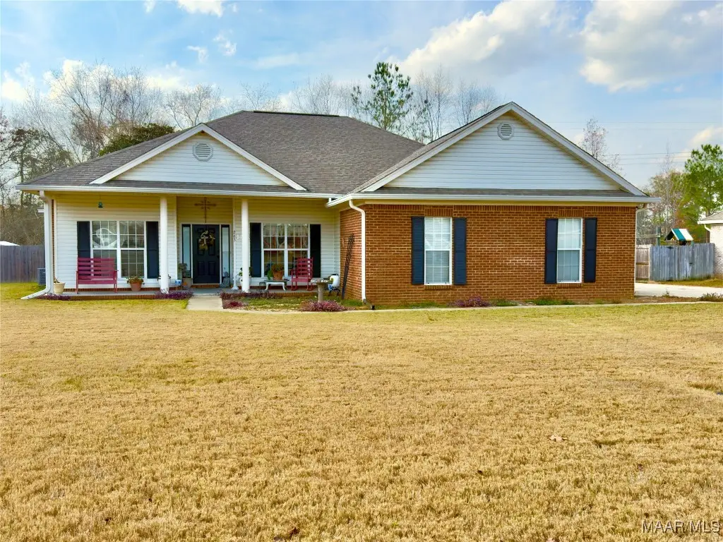 263 Live Oaks Drive, Millbrook, AL 36054 - Image #1