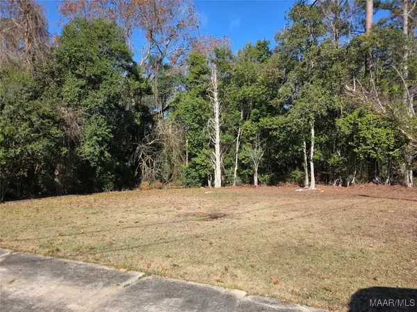 229 Cresthaven Court, Selma, AL 36701