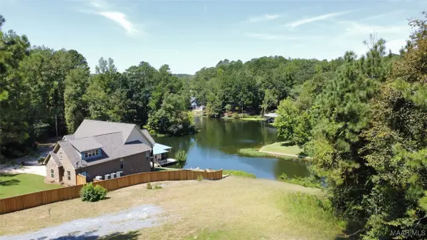 418 Cliffside Drive, Titus, AL 36080