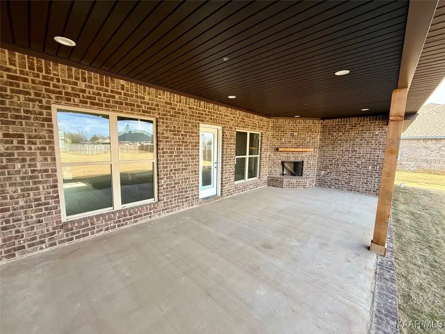 654 Chanlee Drive, Deatsville, AL 36022 - Image #2