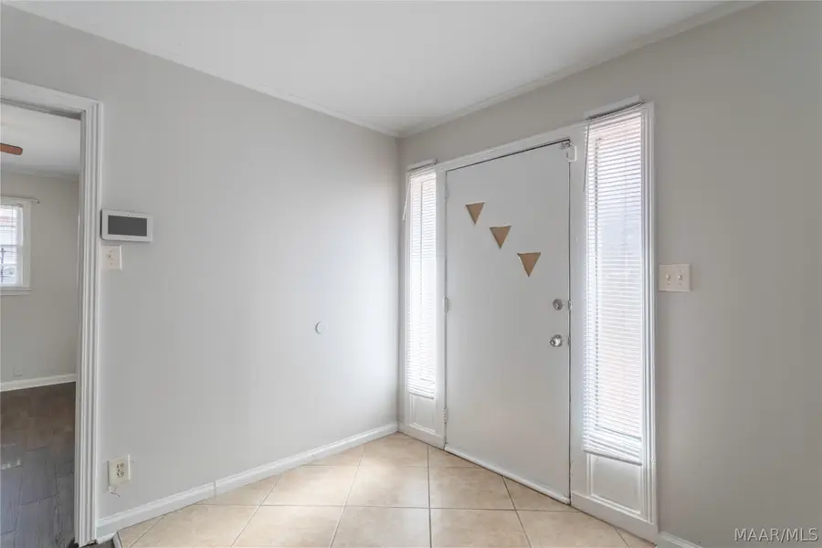 614 Stuart Street, Montgomery, AL 36105 - #3