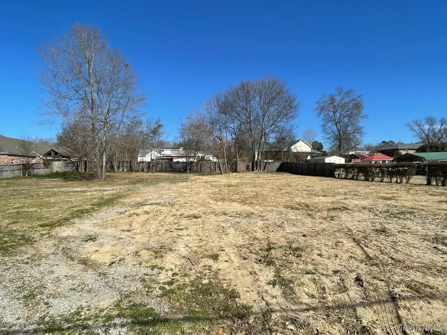 204 W Bridge Street, Wetumpka, AL 36092 - #2