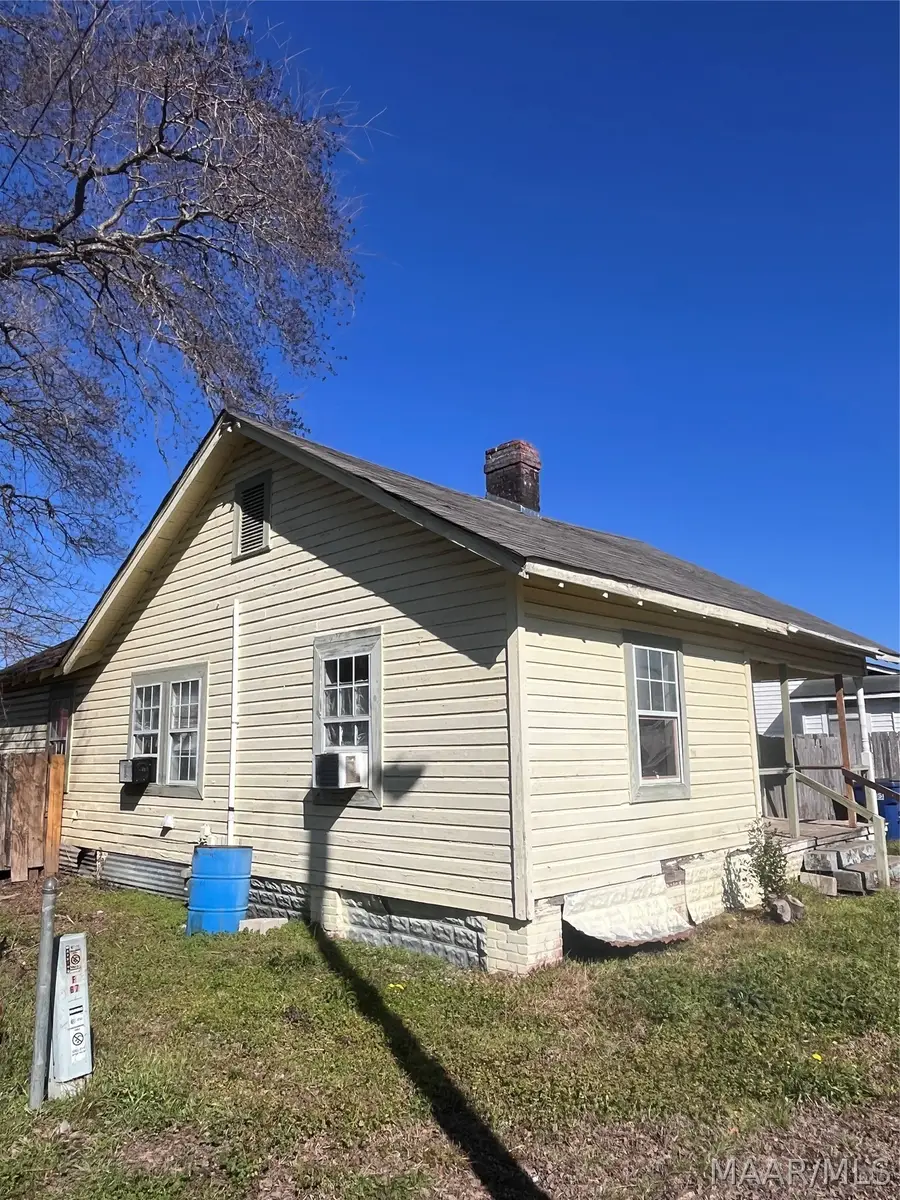 67 Clark Street, Wetumpka, AL 36092 - #2