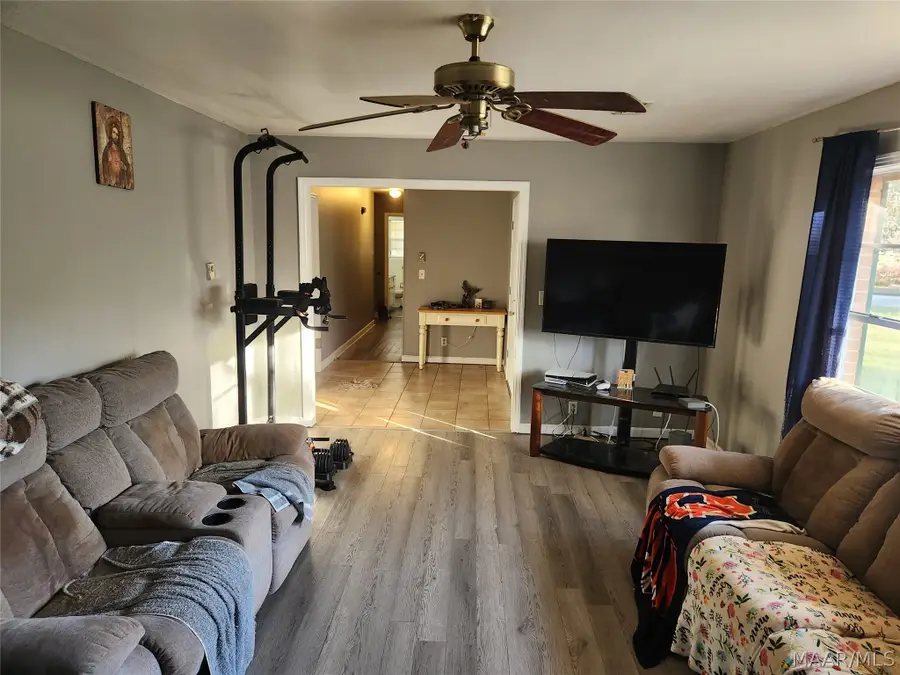 102 Walnut Drive, Enterprise, AL 36330 - #3