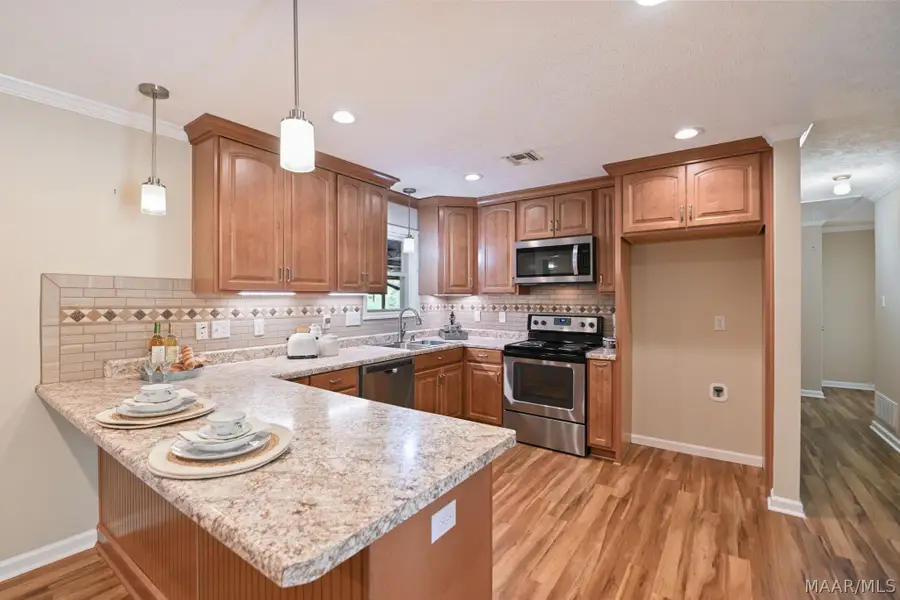 137 Guilford Lane, Prattville, AL 36066 - #3