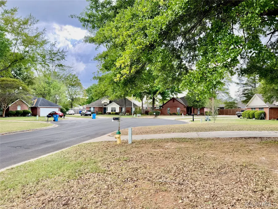 106 Shannon Court, Prattville, AL 36066 - #3