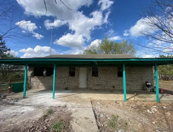 223 County Road 68 Road W, Deatsville, AL 36022