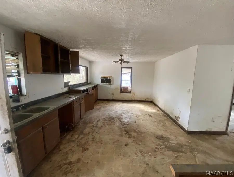 223 County Road 68 Road W, Deatsville, AL 36022 - #3