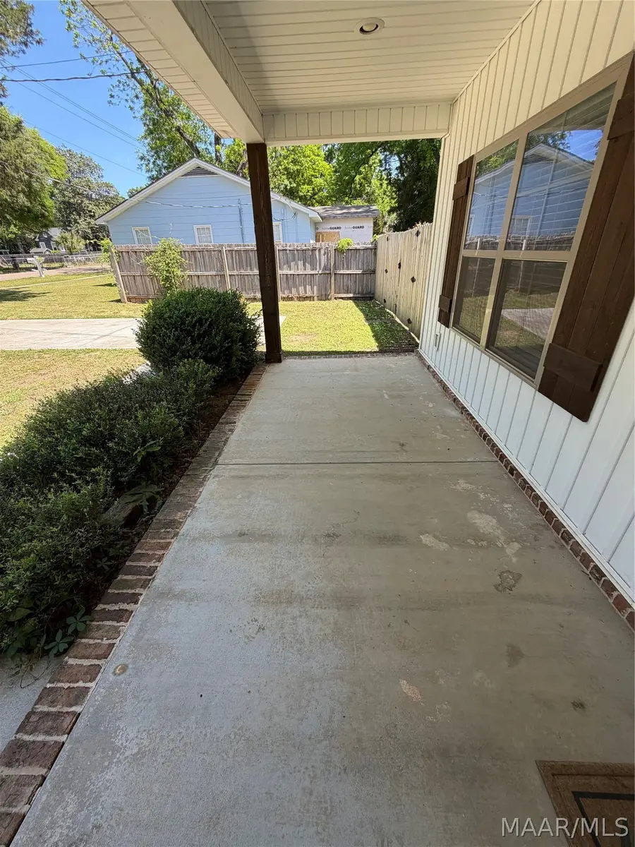 705 W Tallassee Street, Wetumpka, AL 36092 - #2