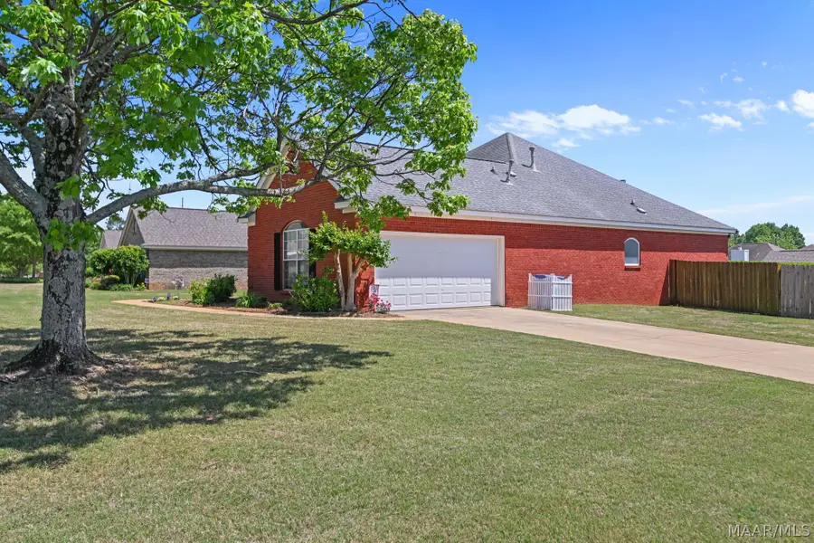 1086 Poplar Street, Prattville, AL 36066 - #3