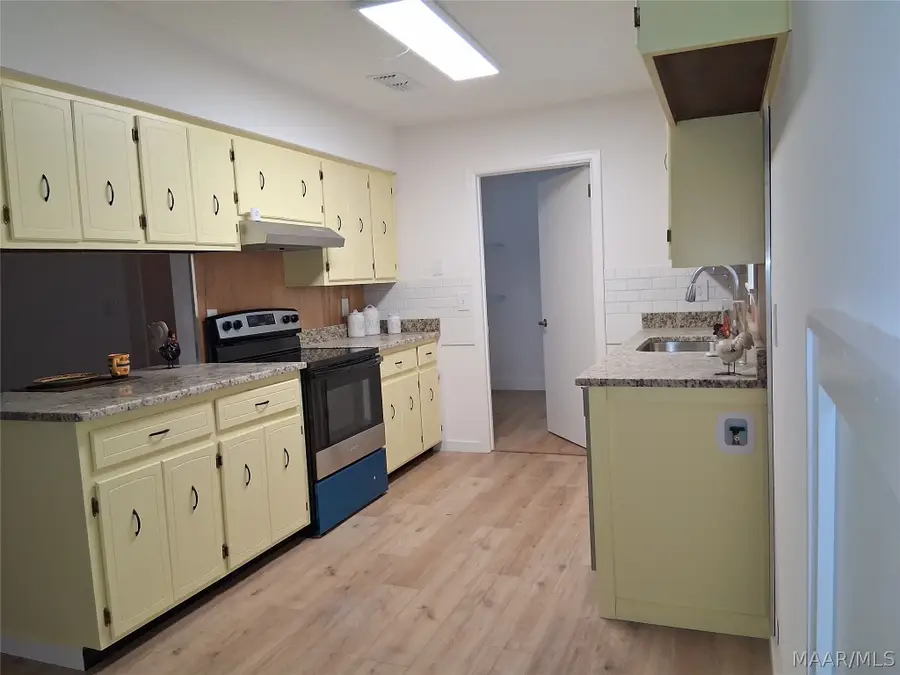 3042 Woodley Park Drive, Montgomery, AL 36116 - #2