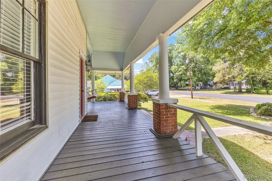 901 W Tuskeena Street, Wetumpka, AL 36092 - #2