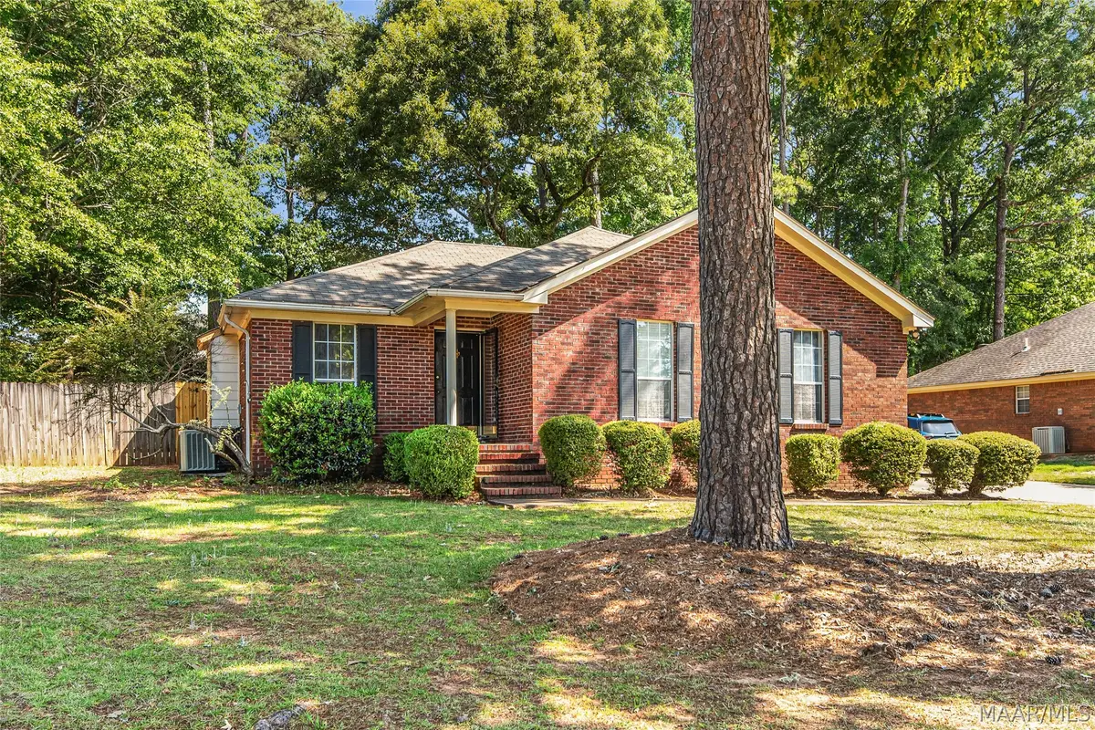 55 Honeysuckle Court, Wetumpka, AL 36093 - #1