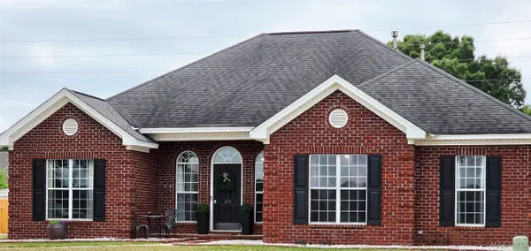 107 Sparrow Point Court, Deatsville, AL 36022