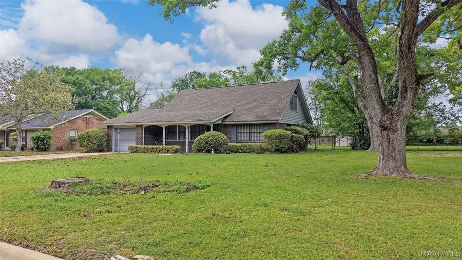 206 E Riding Road, Montgomery, AL 36116 - #3