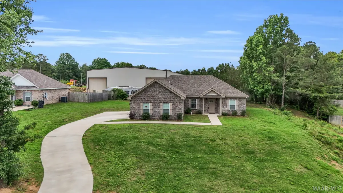 715 Pinetuckett Parkway, Deatsville, AL 36022 - #1