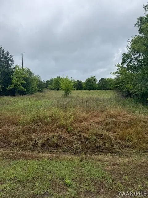 1 Coosa River Road, Deatsville, AL 36022