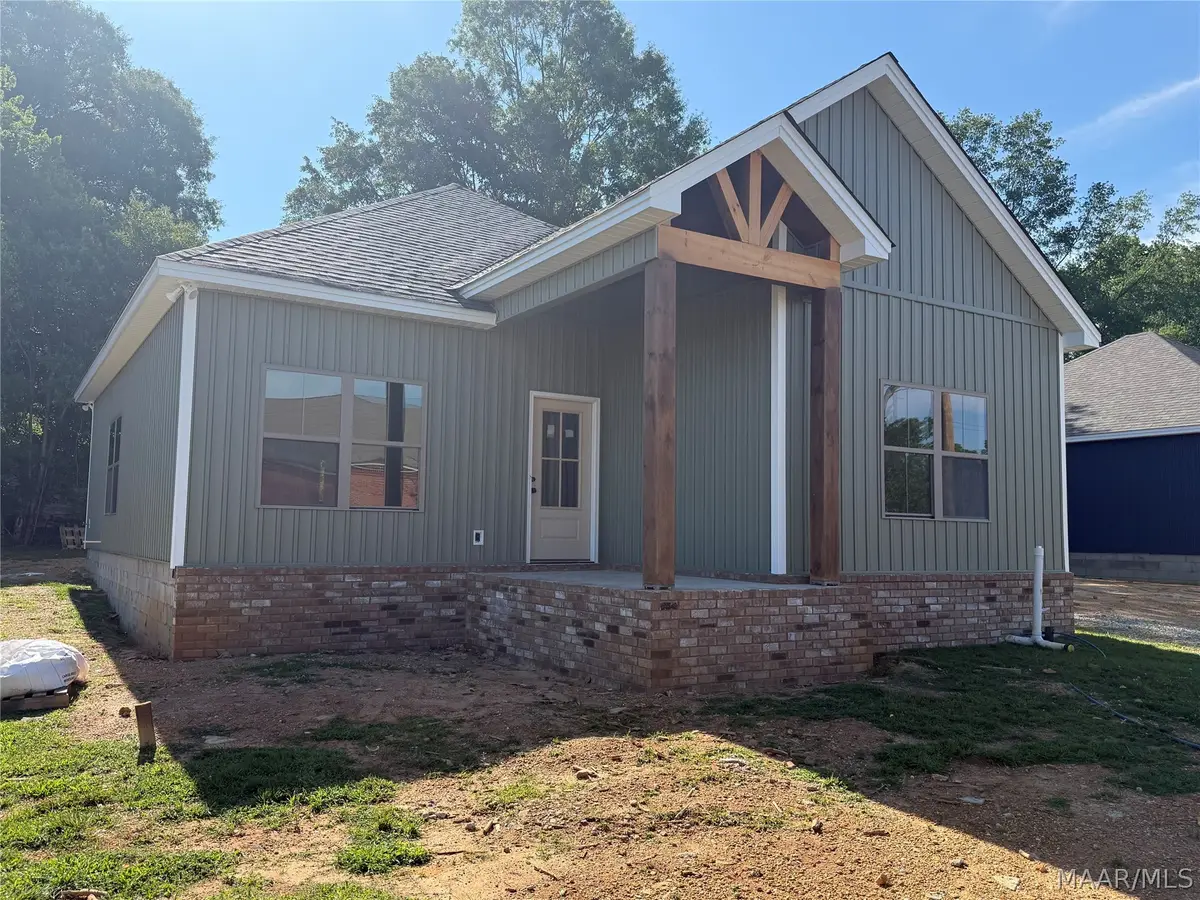 406 Alabama Street, Wetumpka, AL 36092 - #1