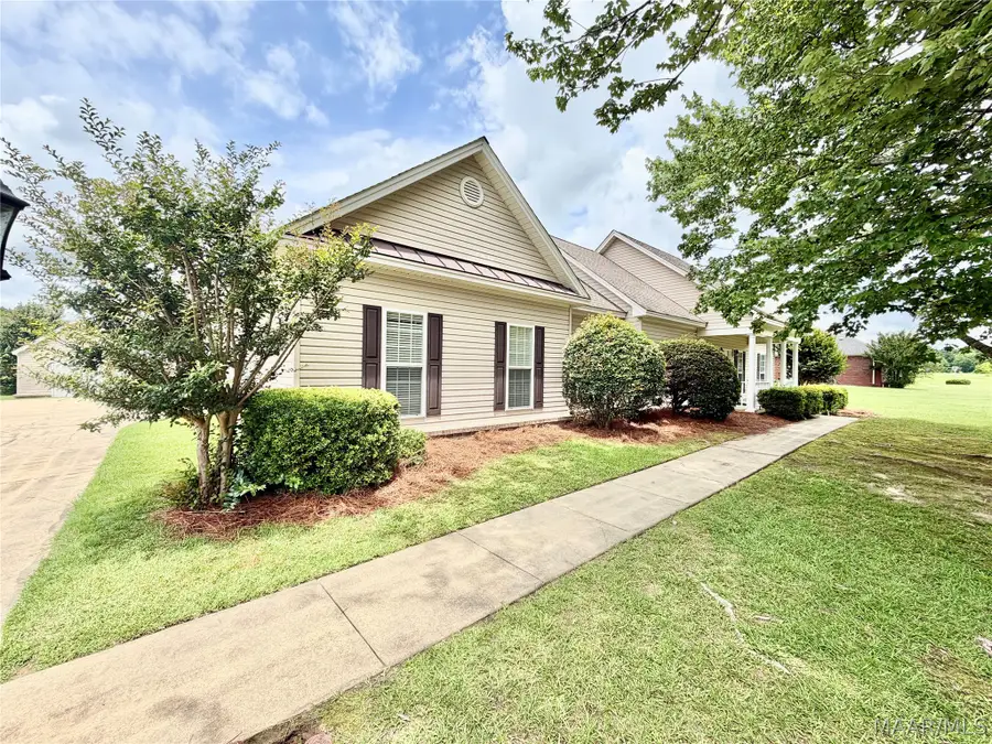 308 Meadowview Drive, Wetumpka, AL 36092 - #3