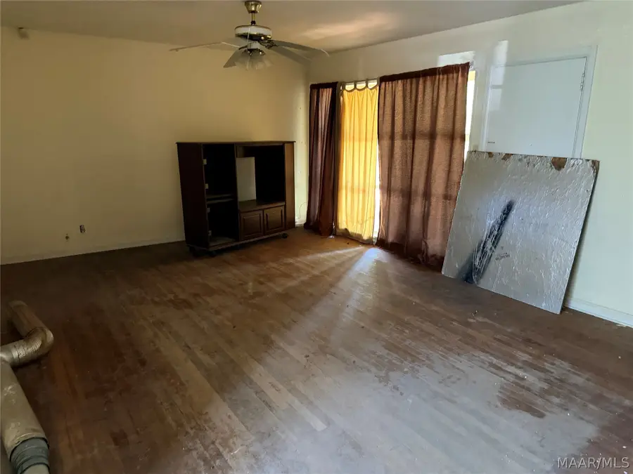 702 Capri Street, Montgomery, AL 36105 - #3