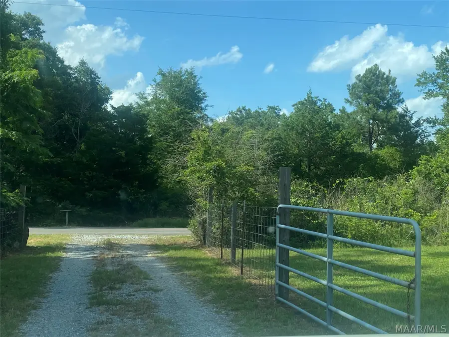 231 E County Rd 68 W, Deatsville, AL 36022 - #3