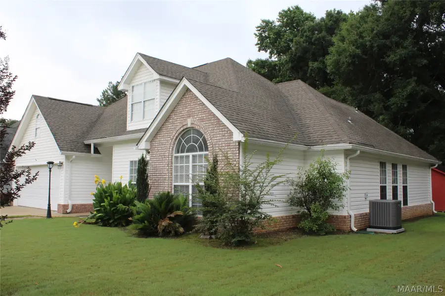 186 Homewood Drive, Millbrook, AL 36054 - #2