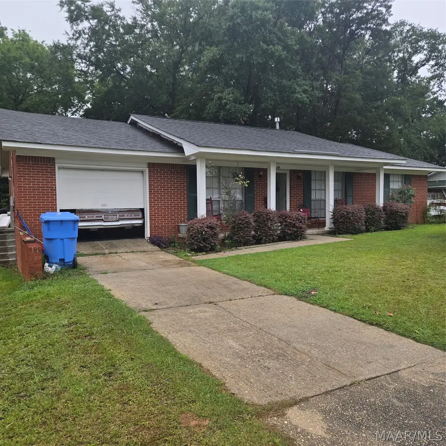 906 Skidmore Avenue, Prattville, AL 36066 - #3