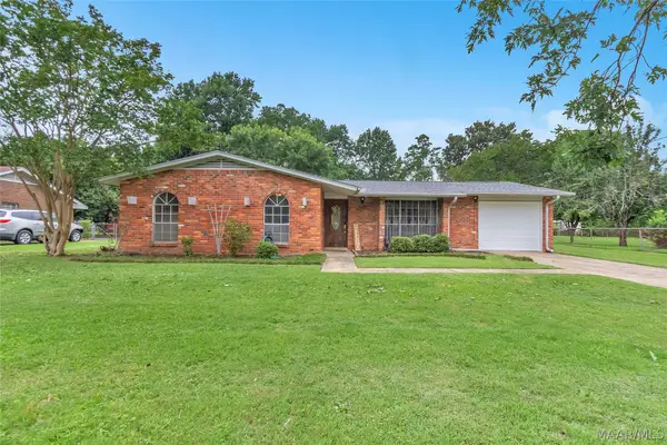 6725 Spring Valley Drive, Elmore, AL 36025