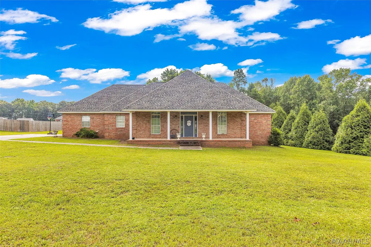 132 White Oak Lane, Tallassee, AL 36078 - #1